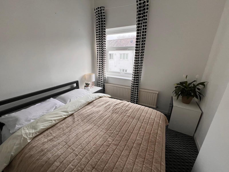 Photo 6: Bed 4