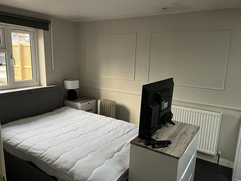 Photo 1: Spacious clean lovely double room 