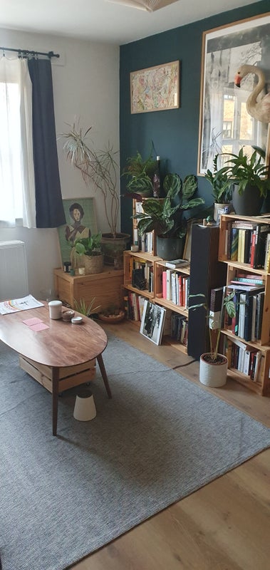 Photo 1: living room