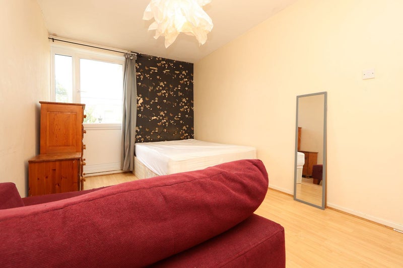 Photo 1: 250 for couples