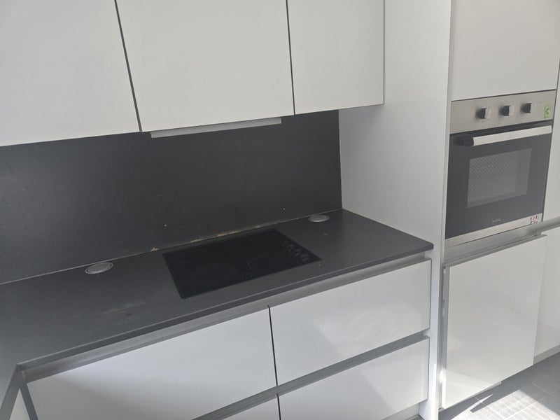 Photo 1: Neat Kichen