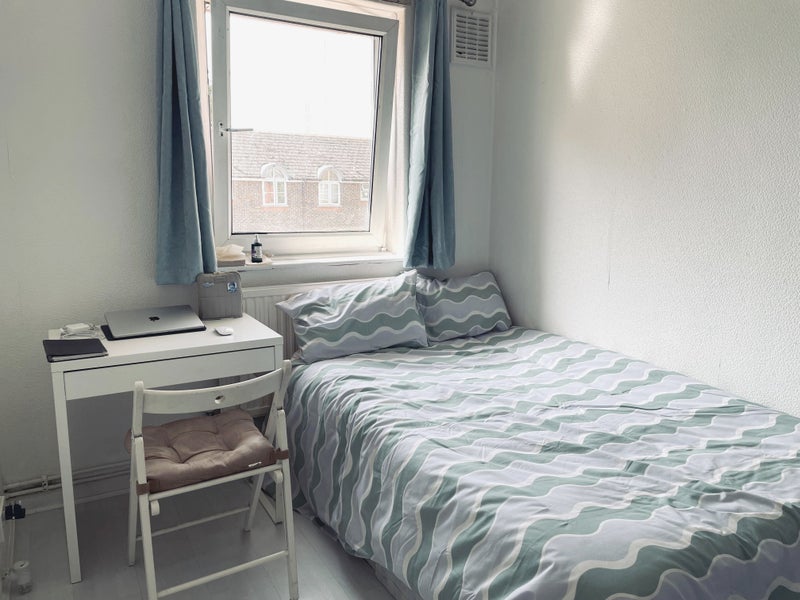 Photo 1: available from 31.05.2025 ✦ 820pcm ✦ furnished as in pictures