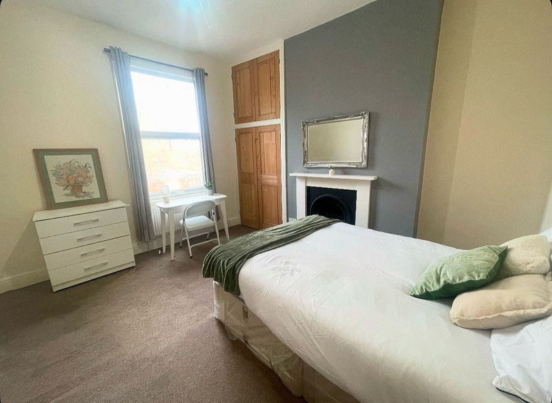 Photo 1: LOVELY ROOM