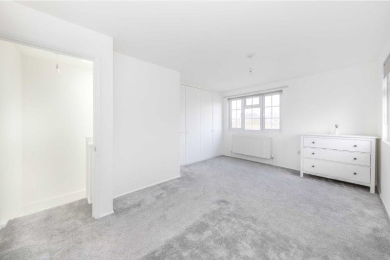 Photo 1: Room (Yours)