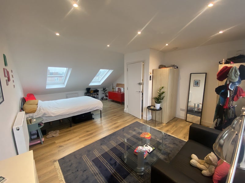 Photo 1: Room (Yours)