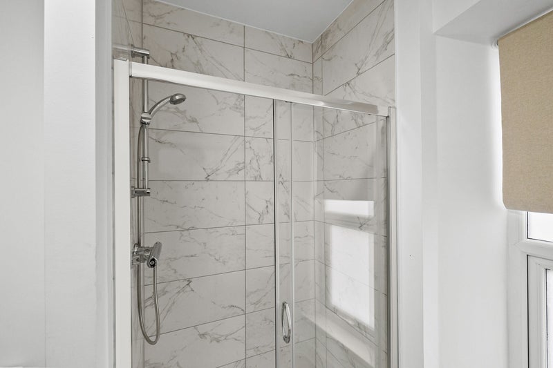 Photo 8: Communal Bathroom