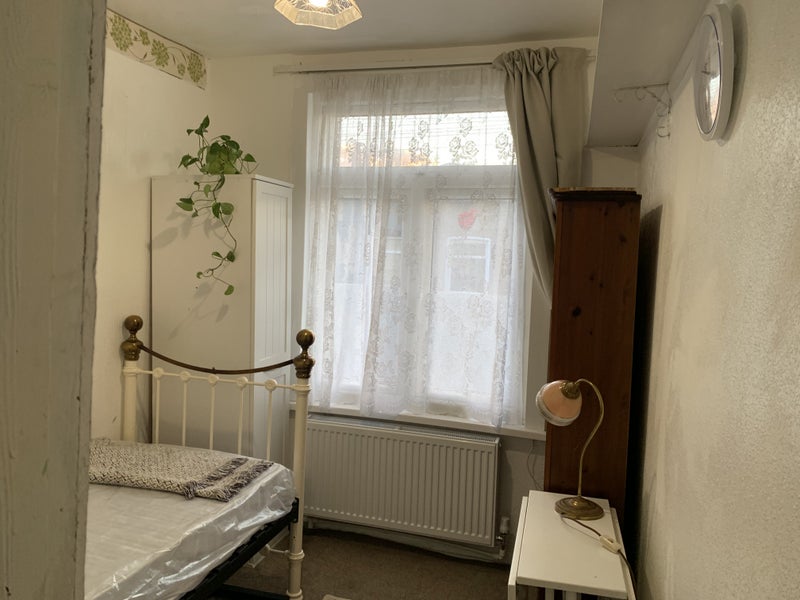Photo 1: Single room 