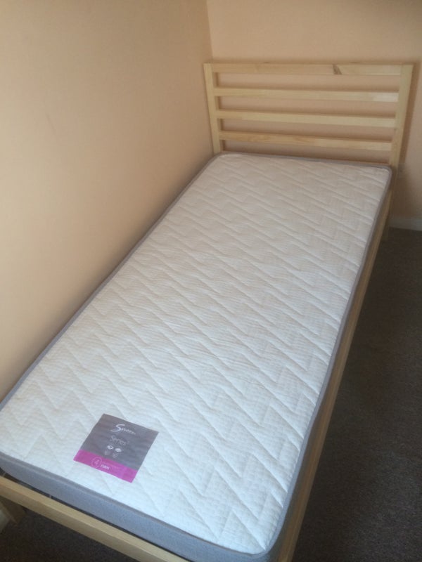 Photo 1: The single room, single bed