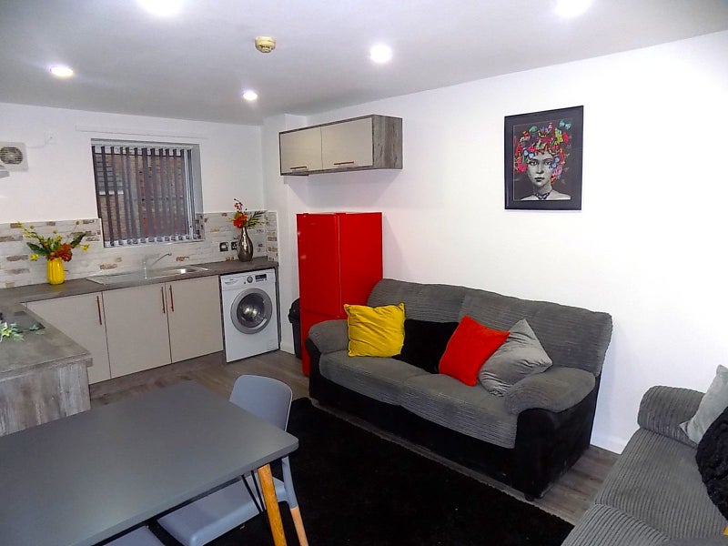 Photo 1: Open Plan Kitchen Living Area