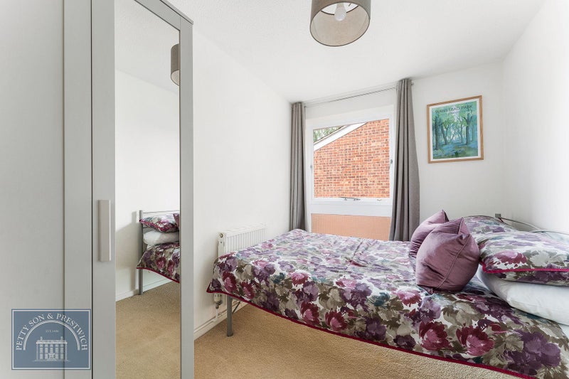 Photo 1: Room (Yours)