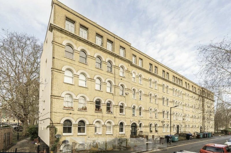 Photo 1: Devonshire House, Bath Terrace