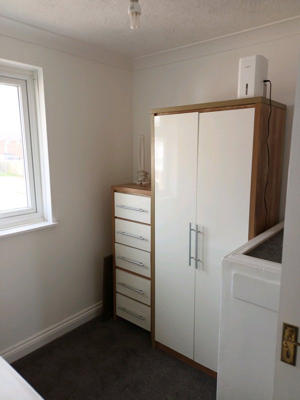 Photo 1: Bedroom