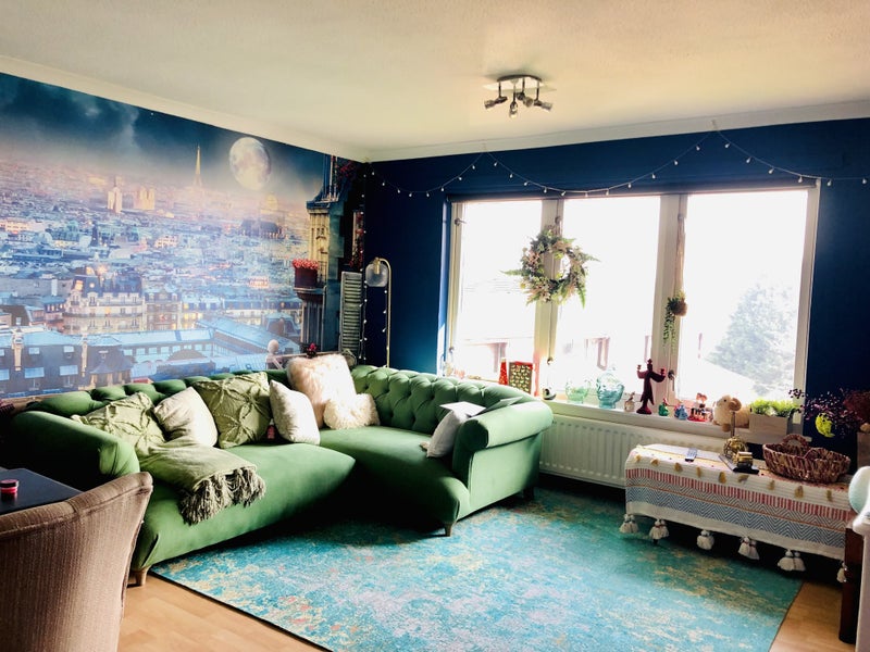 Photo 1: Living Room - Shared 