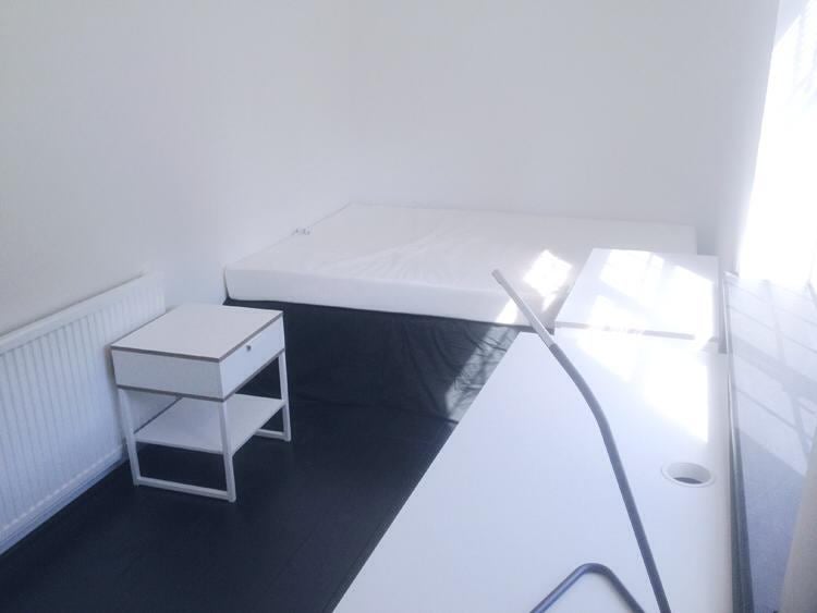 Photo 1: room view 1