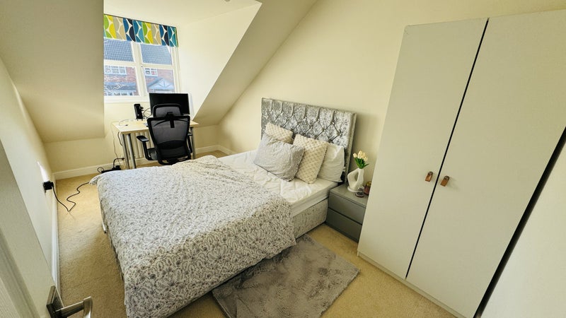 Photo 1: Double room to rent out