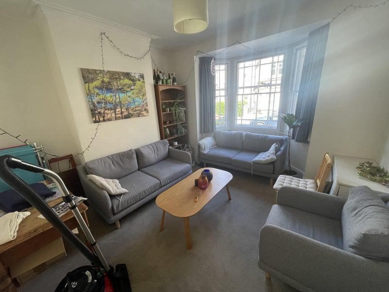Photo 9: Living room
