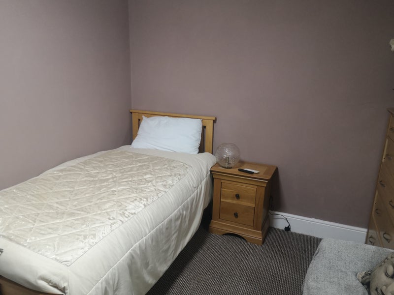 Photo 1: Single room