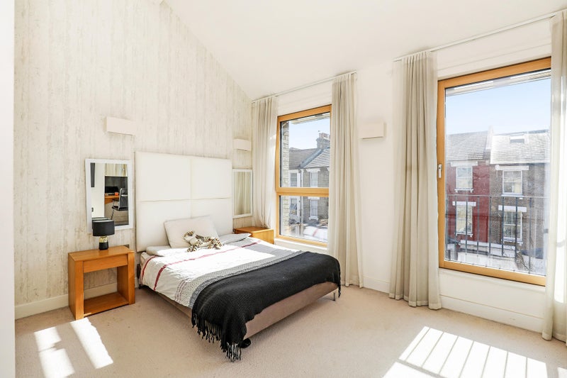 Photo 1: Bedroom 1