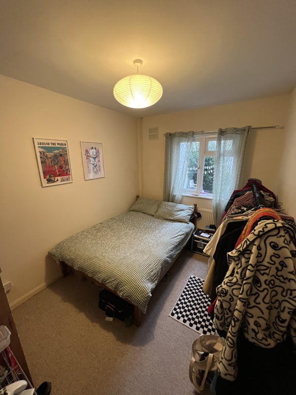 Photo 1: room available (ground floor)