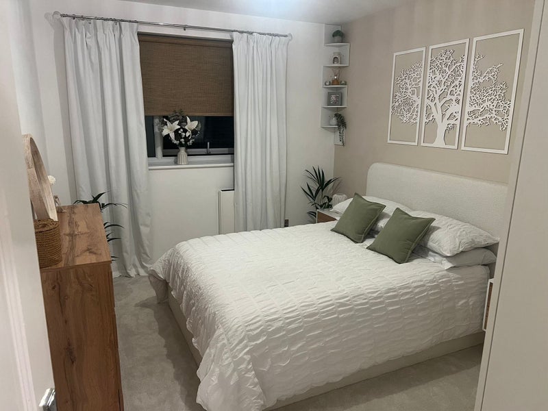 Photo 1: Room (Yours)