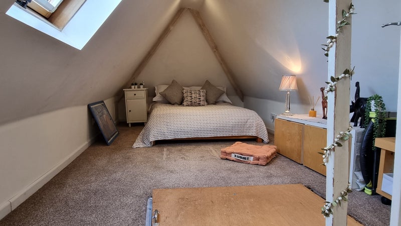 Photo 1: Bedroom 2