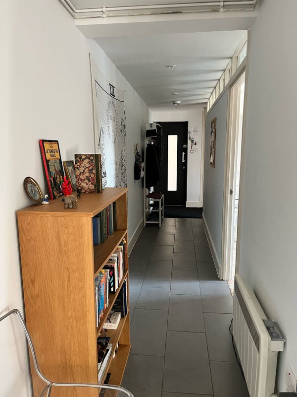 Photo 8: Corridor leading to main door