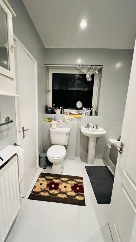 Photo 2: 