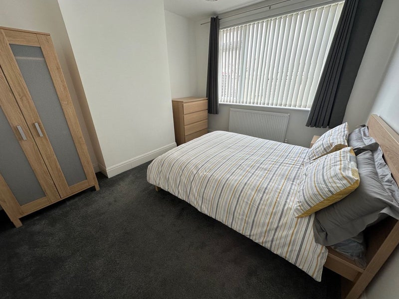 Photo 1: Room 2