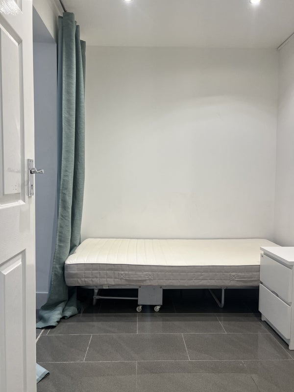 'A spacious single room to rent ' Room to Rent from SpareRoom