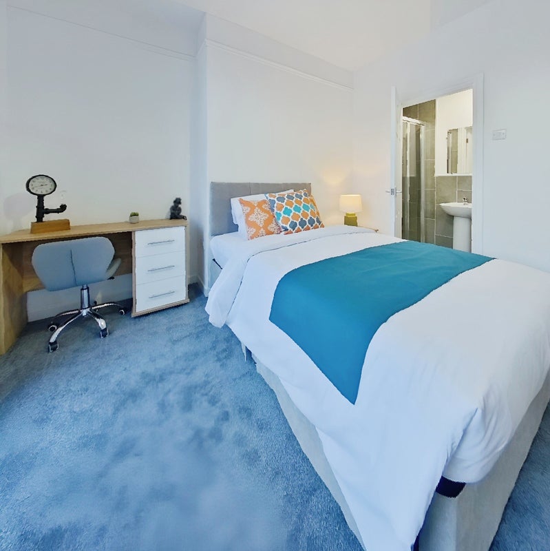 Photo 1: Room 2 - Available