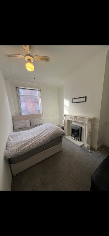 Photo 1: Room 1