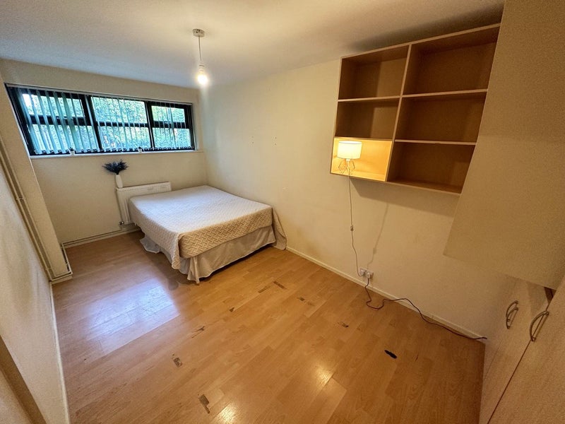 Photo 11: ROOM F