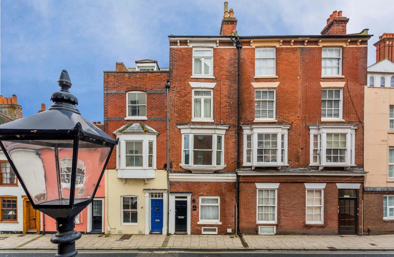 Photo 1: Period property in Kent Rd near the beach and Common.