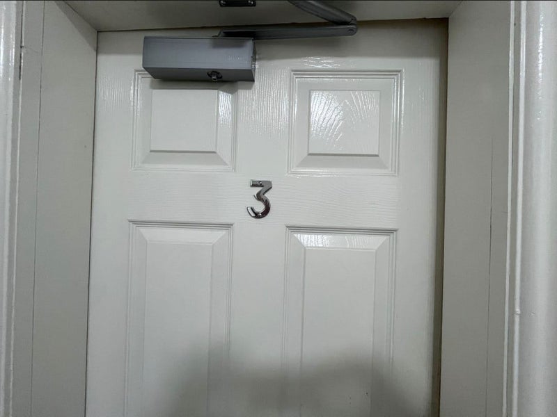 Photo 3: R3 Door