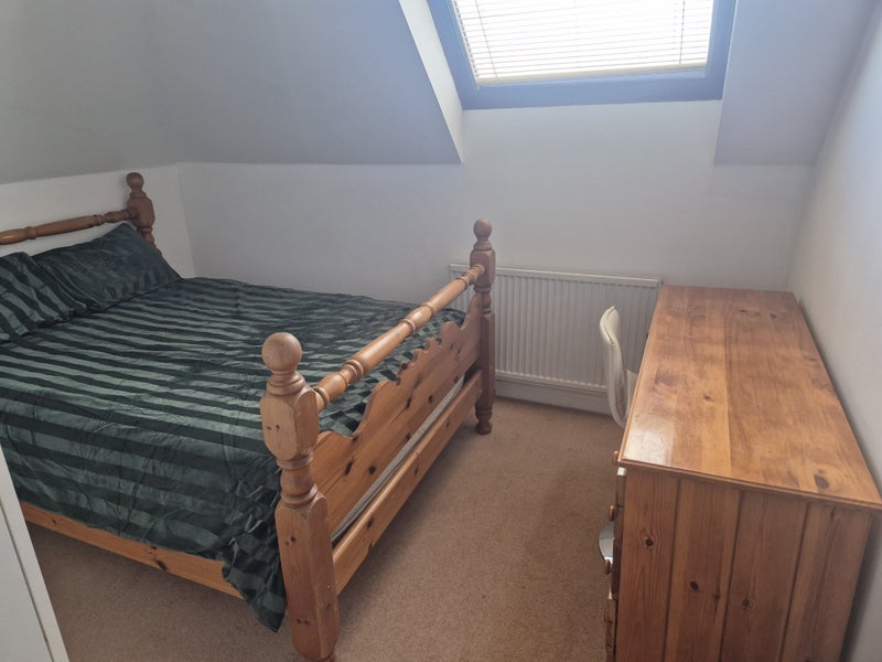 Photo 1: room 1