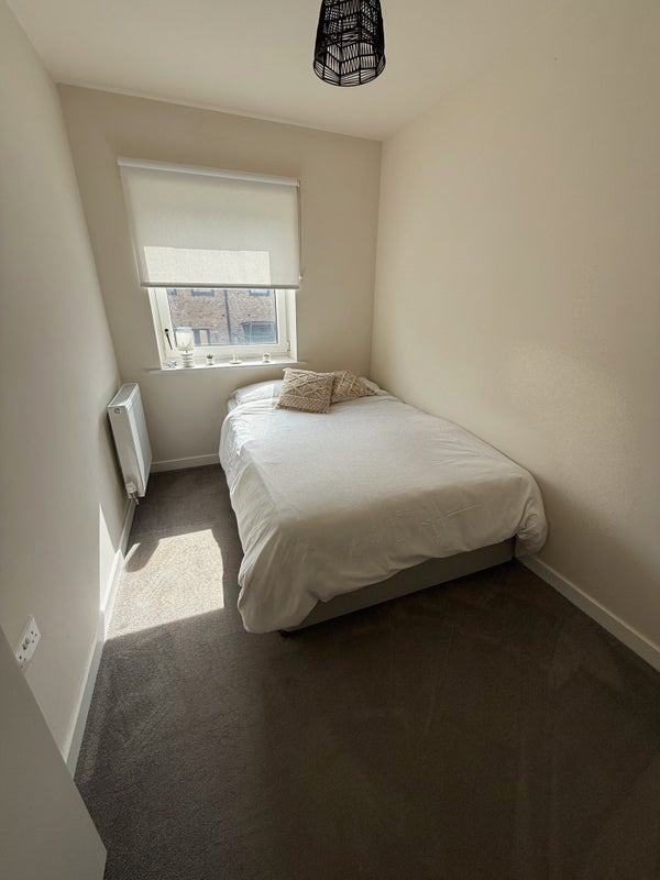 Photo 1: Room (Yours)