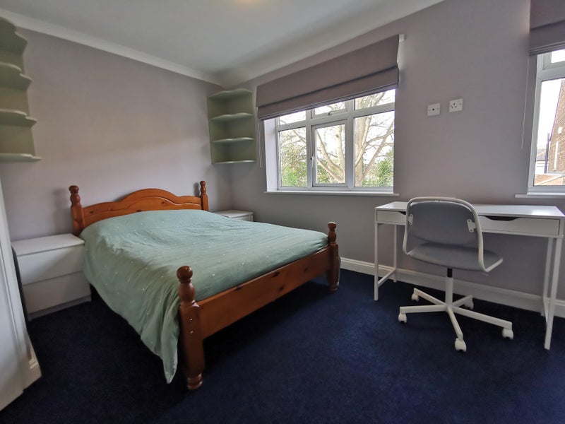 Photo 1: bedroom