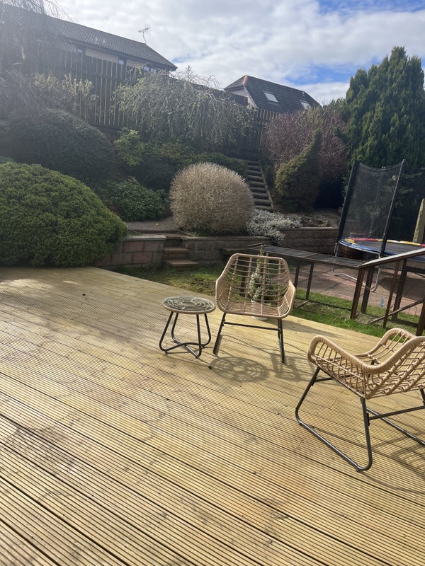 Photo 7: Decking area 