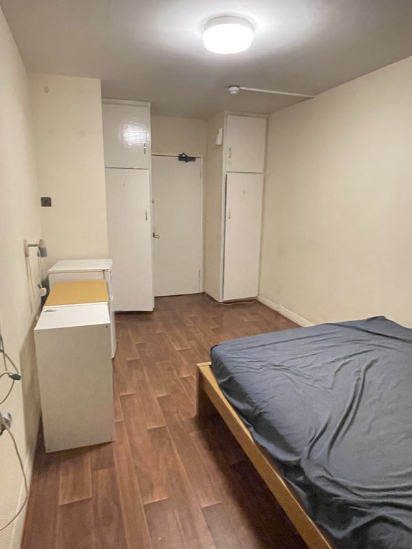 Photo 1: room1