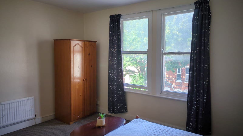 Photo 6: Bedroom 2