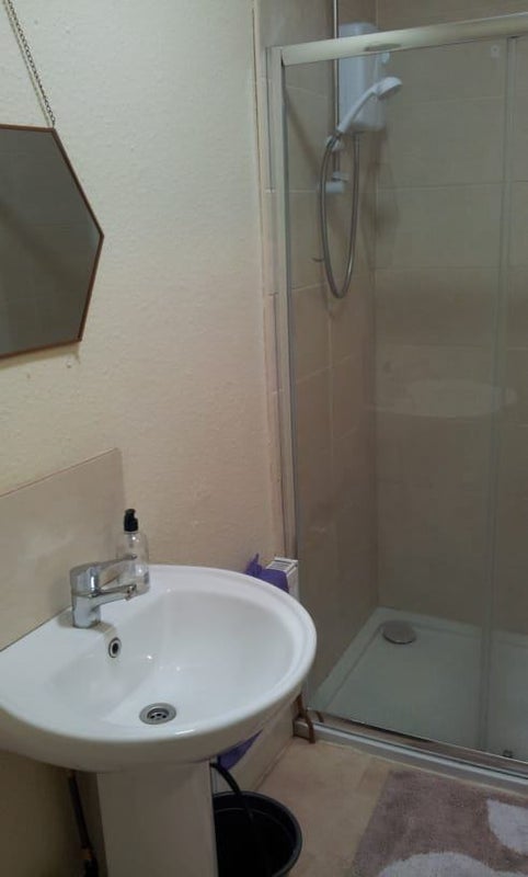 Photo 8: Bathroom2