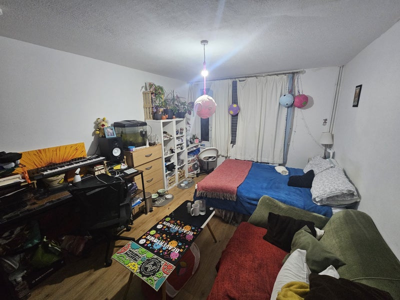 Photo 2: 