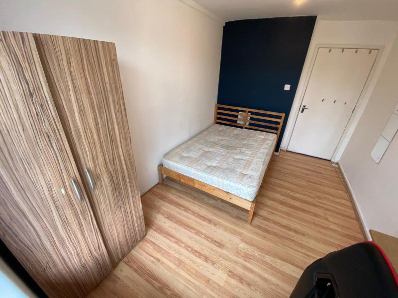 Photo 1: Room 1: £208pw with all bills included