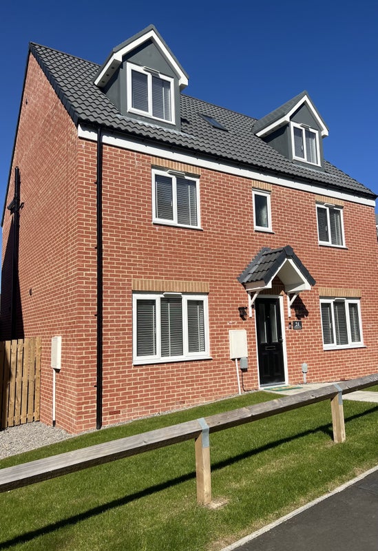 Photo 1: House