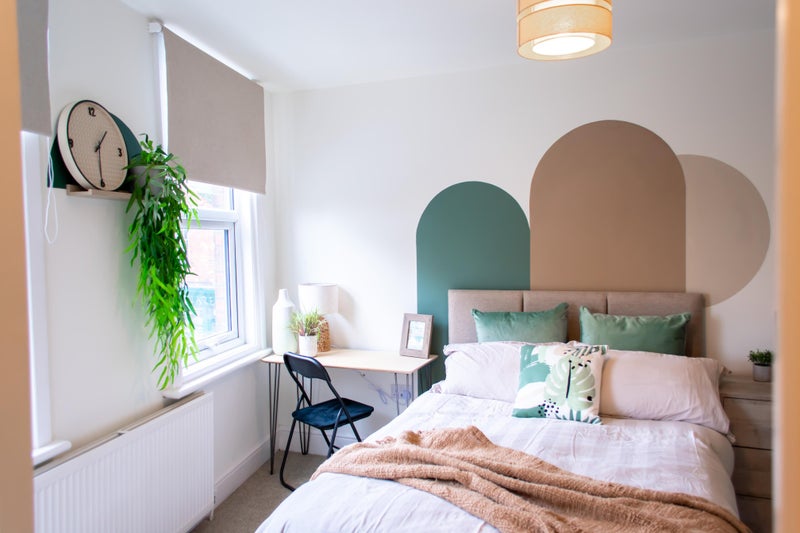 Photo 1: Room 3
