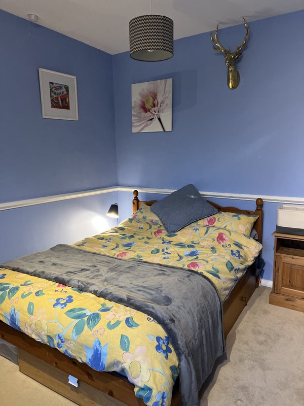 Photo 1: Double bed