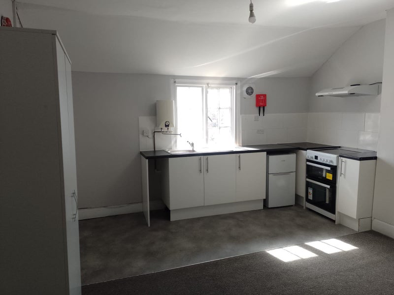 Photo 1: Room 7