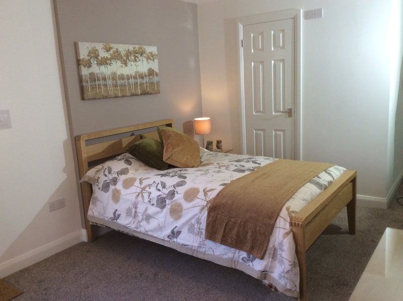Photo 3: Room 2