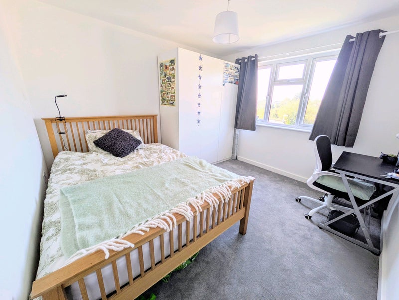 Photo 1: Room 5 available