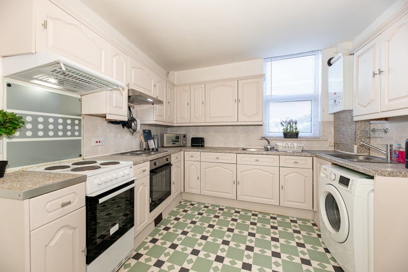 Photo 1: Gorgeous Kitchen